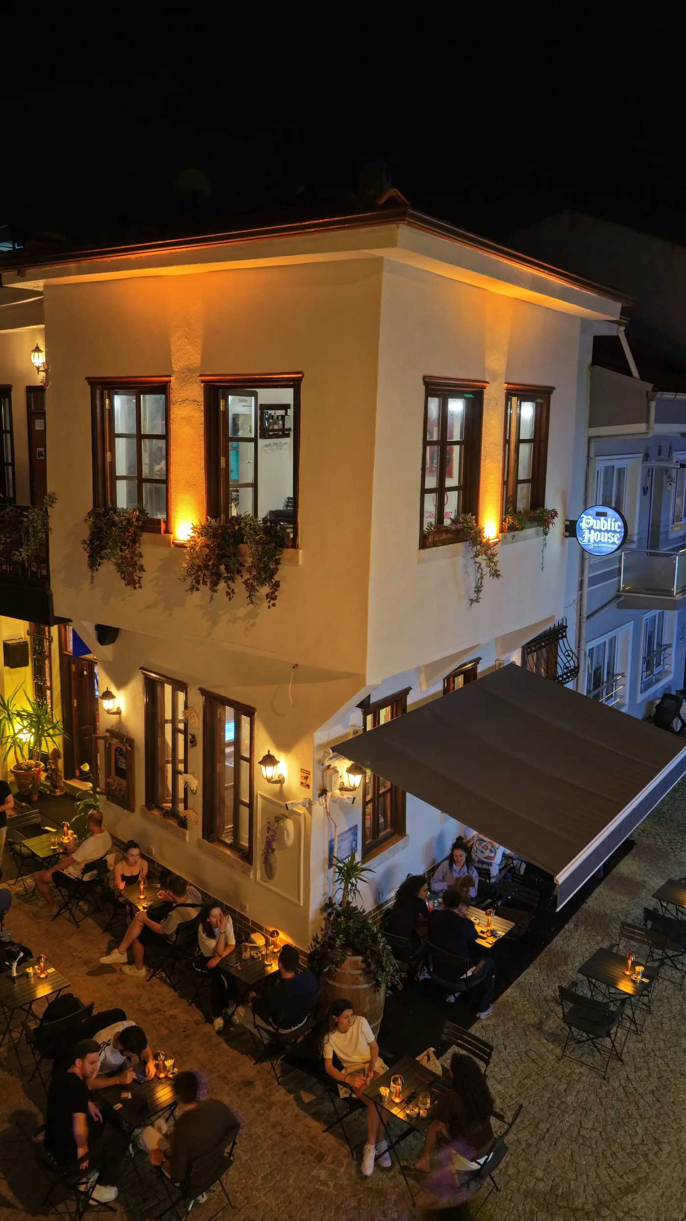Public House By Sondurak dış cephesi